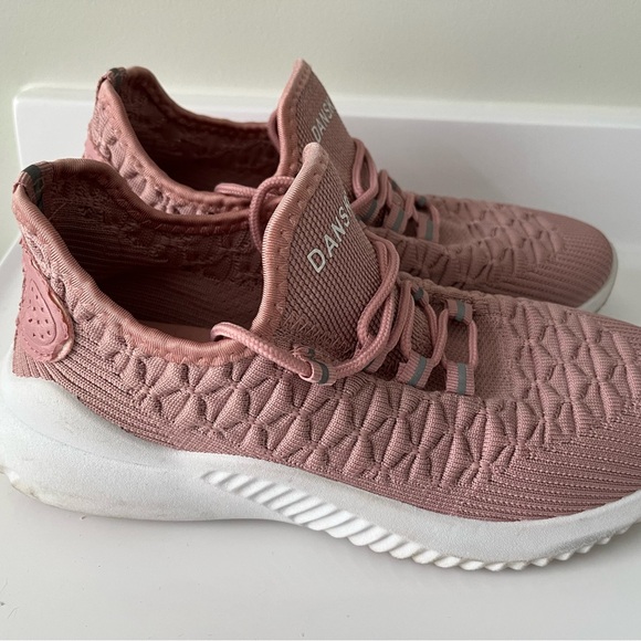 Danskin Ladies Stunt Sneakers Size 9 pink - Picture 4 of 6